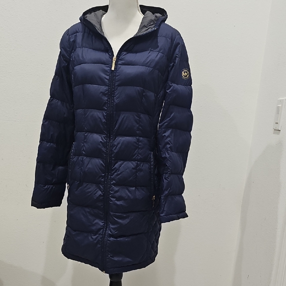 Michael Kors Navy Quilted light weight Puffer Jacket W/ Hood & Size M Packable - Picture 2 of 15